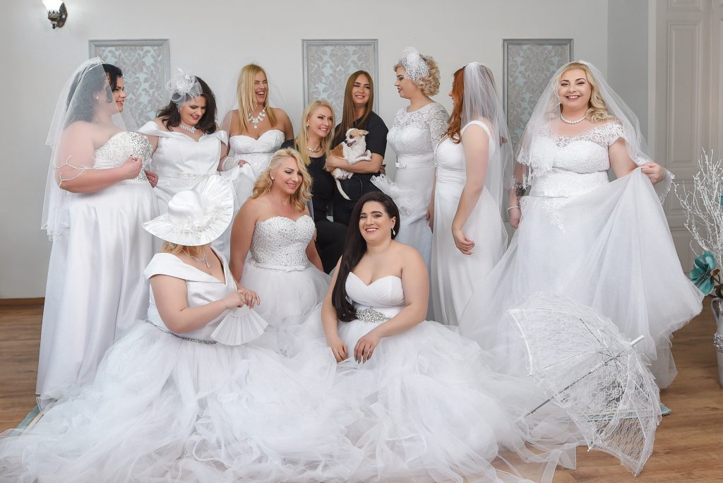 Angel Moletti De Luxe Esküvői ruhaszalon Plus Size méretű esküvői ruhák.